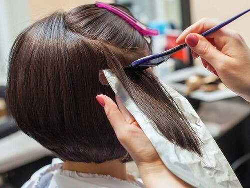 Как окрашивания волос может дополнить новый образ